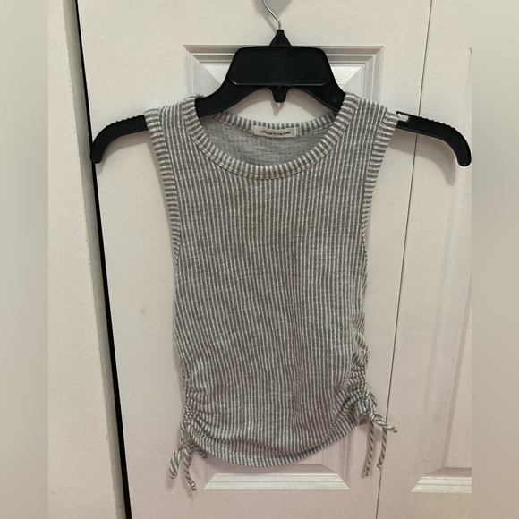 CAUTION TO THE WIND SHORT SLEEVE RUNCHED CROP TOP TEE - Picture 1 of 4